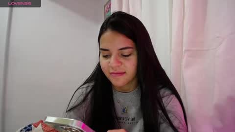 Snapshot of rossebunny25 chatting on 09/30/25, 02:00 Rosse online show from 09/30/25, 02:00