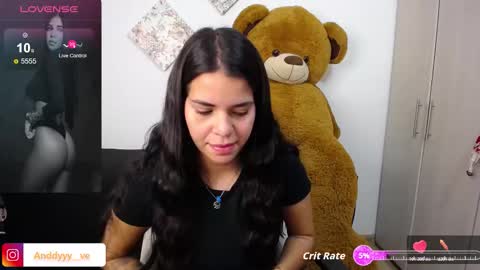 Snapshot of rossebunny25 chatting on 11/15/25, 02:13 Rosse online show from 11/15/25, 02:13