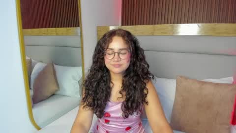 Snapshot of rossie_lanie_ chatting on 04/18/26, 07:29 rossie_lanie_ online show from 04/18/26, 07:29