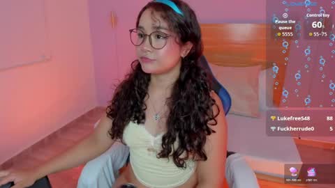 Snapshot of rossie_lanie_ chatting on 05/14/26, 04:30 rossie_lanie_ online show from 05/14/26, 04:30