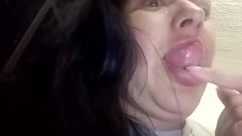 Snapshot of rossiteylor368516 chatting on 05/26/26, 06:04 rossiteylor368516 online show from 05/26/26, 06:04