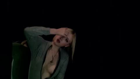 rosy_petal online show from 10/16/25, 05:41