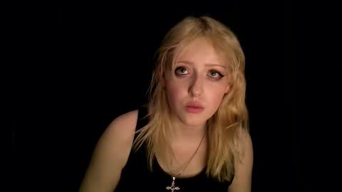 rosy_petal online show from 10/16/25, 05:58