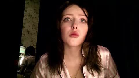 rosy_petal online show from 11/19/25, 04:51