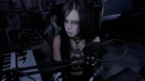 Snapshot of rotten_dreams chatting on 02/19/25, 12:00 rot online show from 02/19/25, 12:00