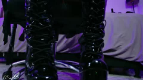 Snapshot of rougedoe chatting on 05/04/26, 12:23 Mistress Lana online show from 05/04/26, 12:23
