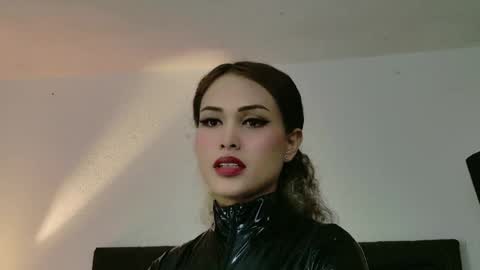 Snapshot of rougedoe chatting on 06/04/26, 01:17 Mistress Lana online show from 06/04/26, 01:17