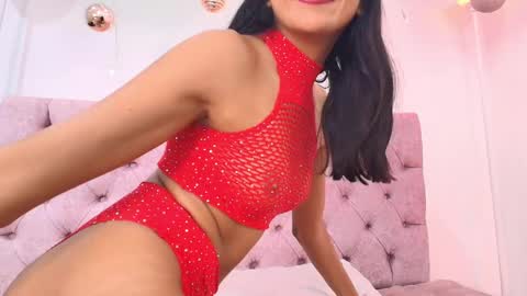 Snapshot of roulyy chatting on 12/14/24, 02:01  JESSY ROULY online show from 12/14/24, 02:01