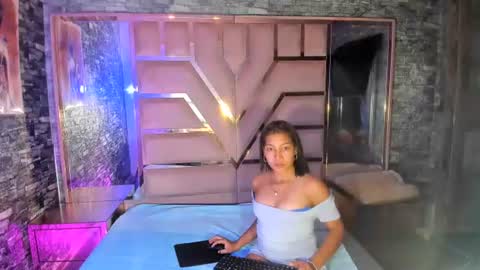Snapshot of rouse_cruz chatting on 06/14/26, 01:13 rousse online show from 06/14/26, 01:13