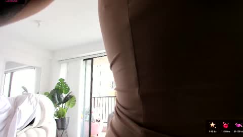 Snapshot of rouse_hallberg_ chatting on 09/22/25, 09:50 DREAM online show from 09/22/25, 09:50