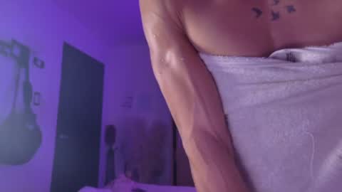 Snapshot of rouse_leon chatting on 06/07/26, 01:15 Rouse leon online show from 06/07/26, 01:15