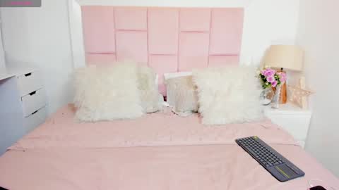 Snapshot of rousefox1 chatting on 01/19/25, 08:18 Valeria online show from 01/19/25, 08:18