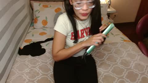 Rouss marie henao  online show from 12/12/24, 05:10