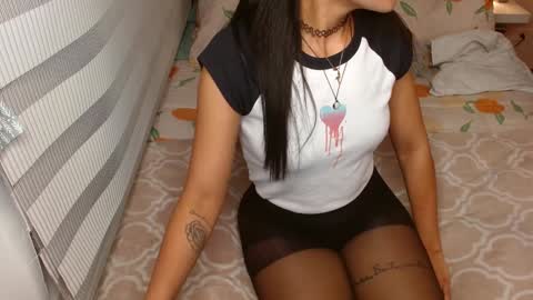 Rouss marie henao  online show from 12/13/24, 04:54