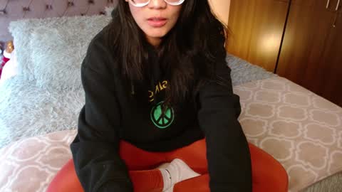 Rouss marie henao  online show from 12/29/24, 02:31