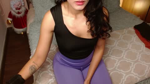 Rouss marie henao  online show from 12/30/24, 10:23