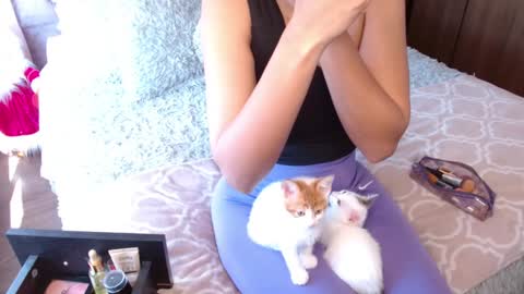 Rouss marie henao  online show from 01/01/25, 05:33