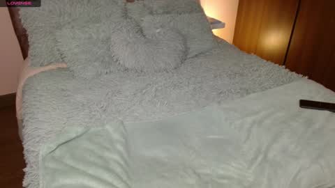 Rouss marie henao  online show from 01/12/25, 06:17