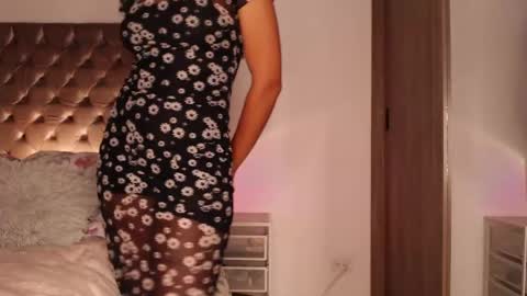 Rouss marie henao  online show from 05/10/26, 12:05