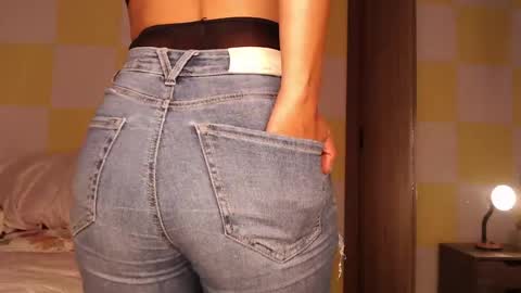 Rouss marie henao  online show from 05/20/26, 03:34