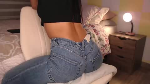 Rouss marie henao  online show from 05/22/26, 11:10
