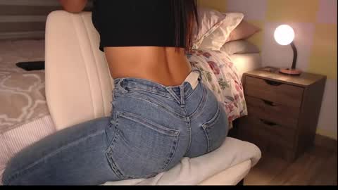Rouss marie henao  online show from 06/06/26, 03:50