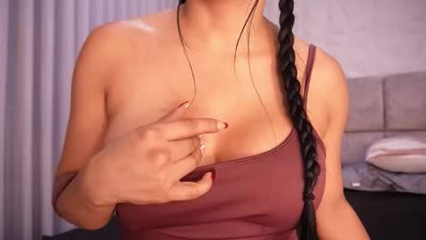 Snapshot of rousse_coup chatting on 12/18/25, 07:20 Rosse and Miller online show from 12/18/25, 07:20
