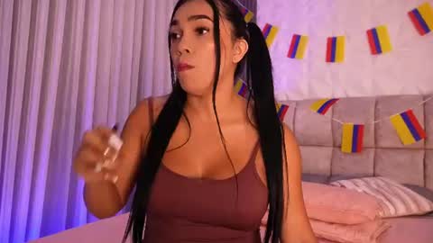 Snapshot of rousse_coup chatting on 06/25/26, 07:18 Rosse and Miller online show from 06/25/26, 07:18