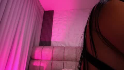 Snapshot of rousse_coup chatting on 08/05/26, 07:17 Rosse and Miller online show from 08/05/26, 07:17