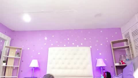 Snapshot of rousse_millers chatting on 12/19/25, 12:01 Rousse online show from 12/19/25, 12:01