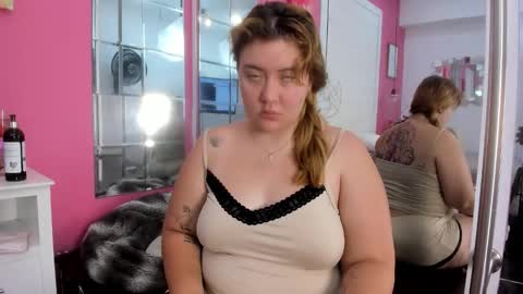 Snapshot of rousse_millers chatting on 05/16/26, 04:06 Rousse online show from 05/16/26, 04:06