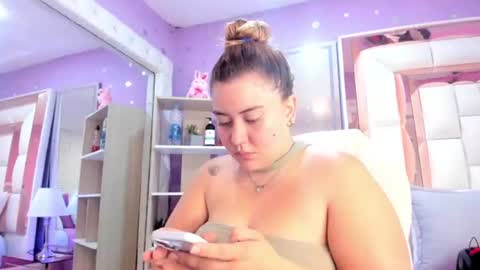 Snapshot of rousse_millers chatting on 06/12/26, 01:32 Rousse online show from 06/12/26, 01:32