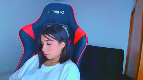 Snapshot of rousse_violet chatting on 09/18/25, 10:01 rousse_violet online show from 09/18/25, 10:01