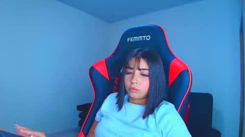 Snapshot of rousse_violet chatting on 10/20/25, 10:21 rousse_violet online show from 10/20/25, 10:21