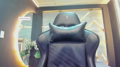 Rousse  online show from 10/04/25, 11:08