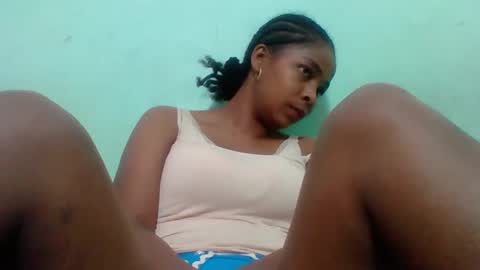 rovaelyah online show from 09/21/25, 06:15