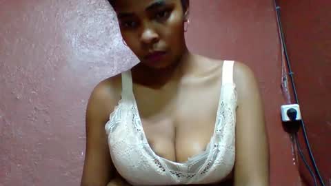rovaelyah online show from 11/20/25, 06:24