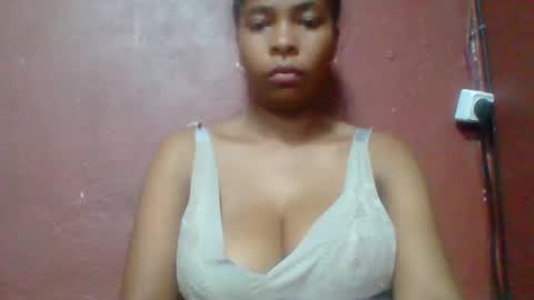 rovaelyah online show from 03/18/26, 04:15