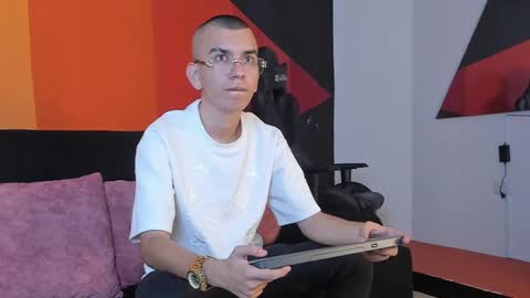 Rowan online show from 09/24/25, 12:08