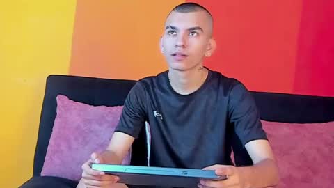 Rowan online show from 09/26/25, 11:58