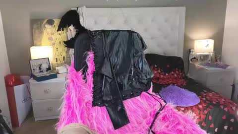 Snapshot of roxalanastar chatting on 05/11/26, 07:22 Roxalana online show from 05/11/26, 07:22