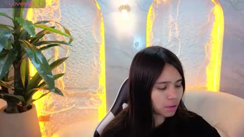 Roxan tp online show from 06/10/26, 12:04
