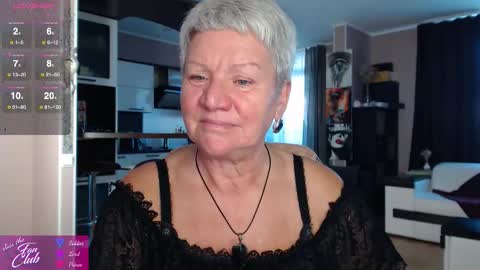 Snapshot of roxana_brooks chatting on 09/25/25, 03:05 Roxana online show from 09/25/25, 03:05