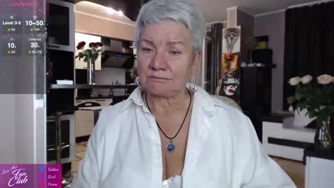 Snapshot of roxana_brooks chatting on 09/28/25, 06:35 Roxana online show from 09/28/25, 06:35