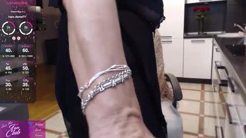 Snapshot of roxana_brooks chatting on 10/03/25, 07:33 Roxana online show from 10/03/25, 07:33