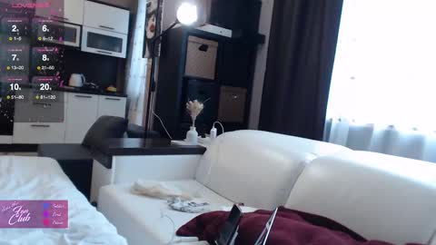 Snapshot of roxana_brooks chatting on 10/15/25, 07:19 Roxana online show from 10/15/25, 07:19