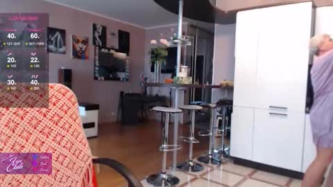 Snapshot of roxana_brooks chatting on 10/16/25, 07:31 Roxana online show from 10/16/25, 07:31