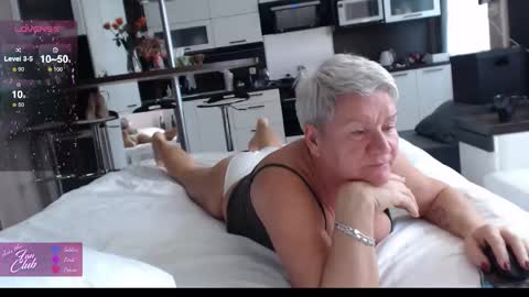 Snapshot of roxana_brooks chatting on 10/24/25, 07:16 Roxana online show from 10/24/25, 07:16