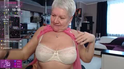 Roxana online show from 03/26/26, 02:44