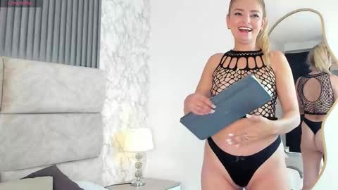 roxana sins online show from 10/10/25, 02:49